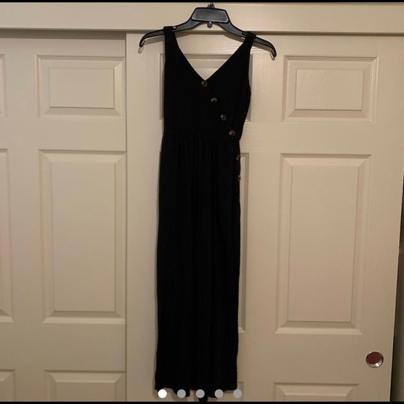 American Eagle Outfitters Pants - Super comfortable black cotton jumpsuit from American Eagle